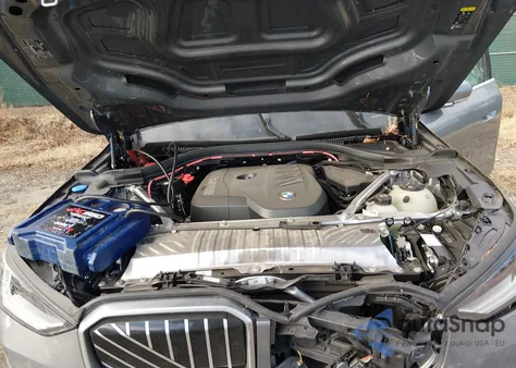 2025 BMW X3 30 xDrive z USA, uszkodzony, nr VIN 5UX53GP01S9033548